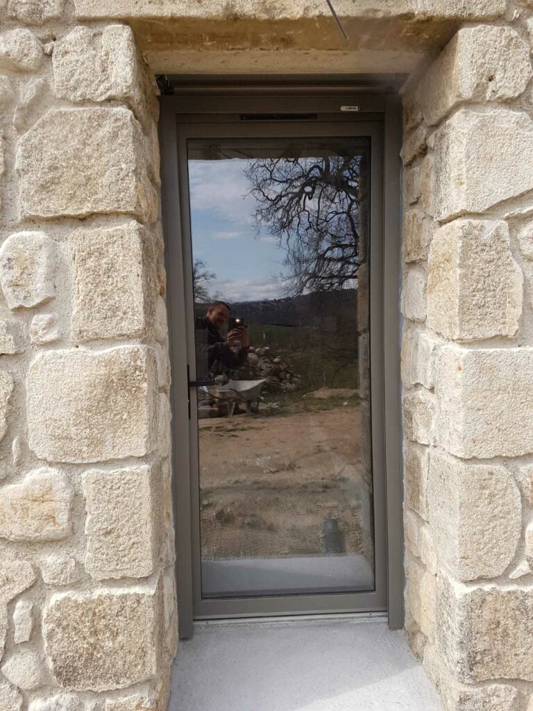 Porte-dans-la-Loire-57-a-Firminy-a-proximite-de-Firminy