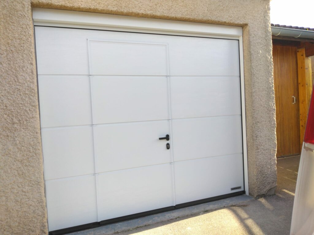 Porte de garage battante 1