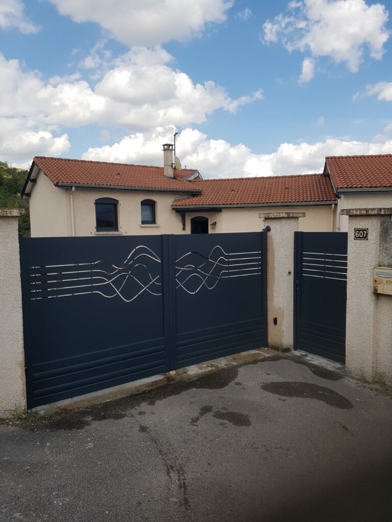 Porte de garage battante 4