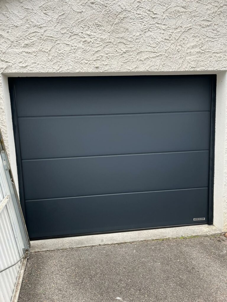 Porte de garage enroulable 3
